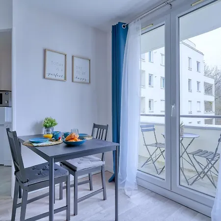 Aaron Apartamento Courcouronnes